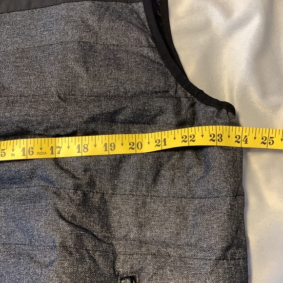 Express mens charcoal and black puffer vest NWT zip pockets size XL - Picture 4 of 7